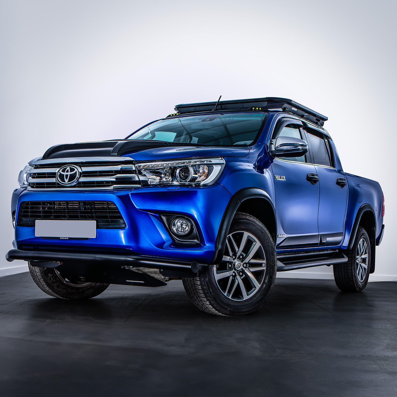 トラクサス Revo 3.3 4WD RTR エンジン モンスタートラック