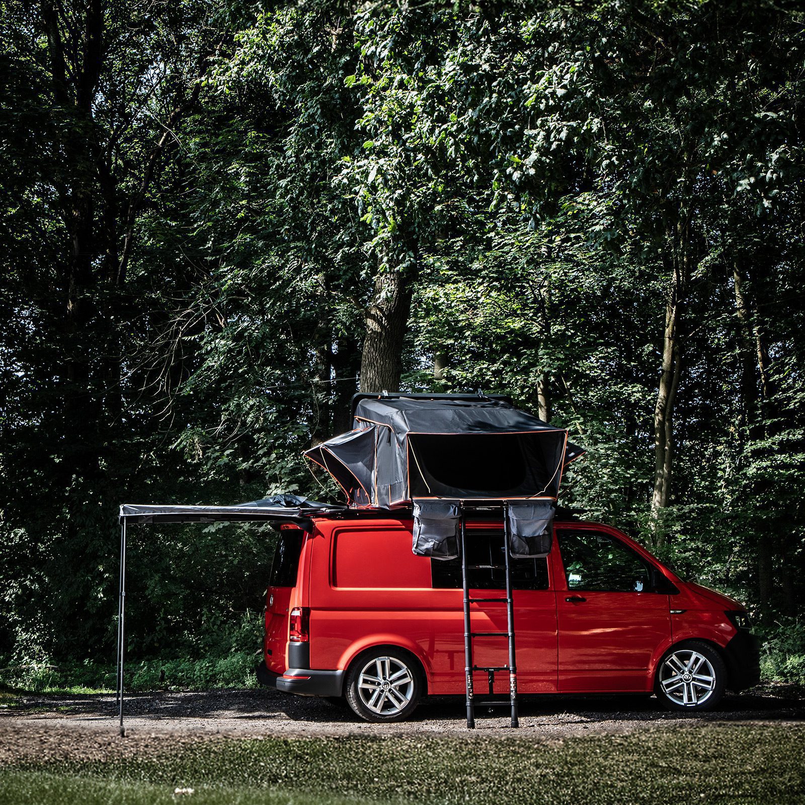 Hard Shell Expedition Roof Top Tent With 270° Degree Side Awning & 2.6M